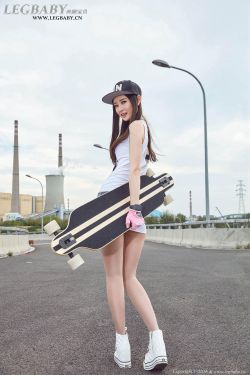 没有穿衣服的美女